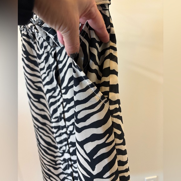 Banana Republic Midi Skirt with Belt - Picture 4 of 8